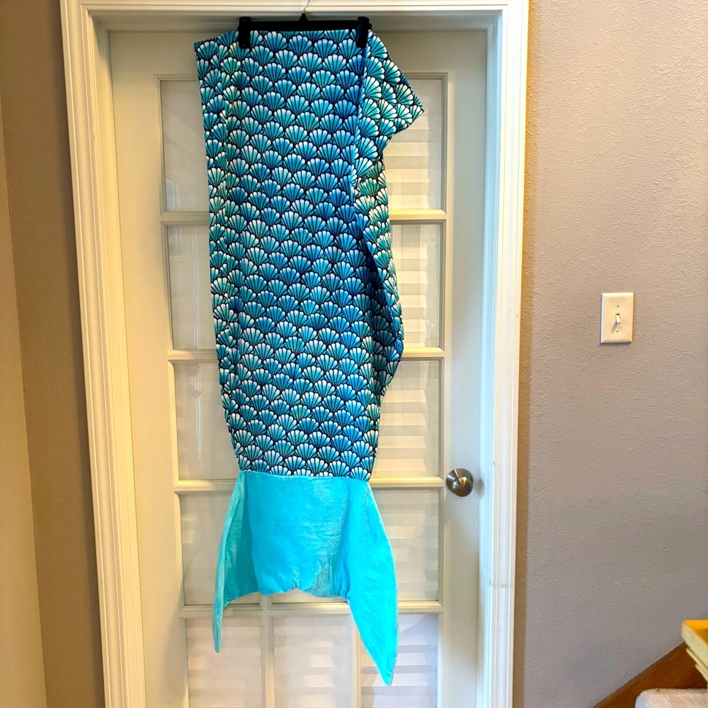 Kids mermaid tail towel